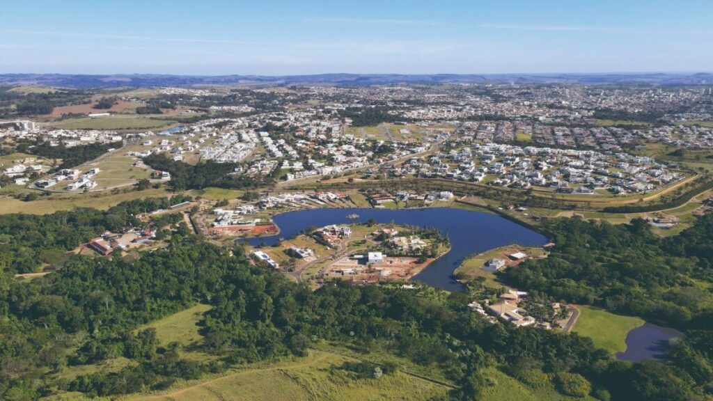 Condomínio residencial em Atibaia, opção para quem busca segurança e área verde