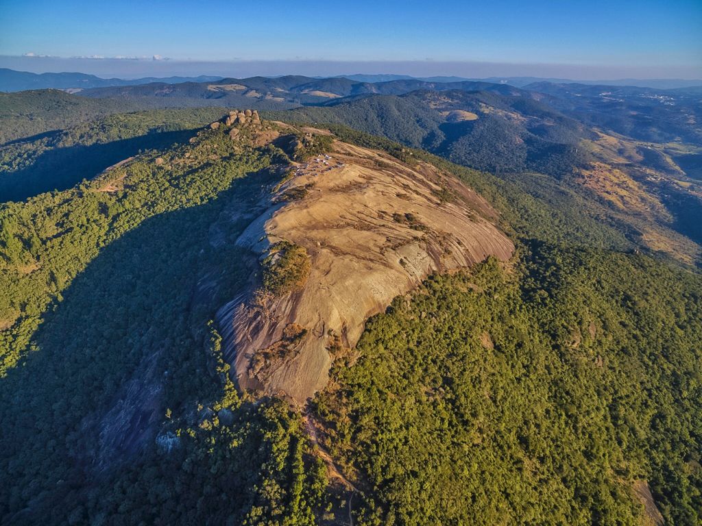 Trilha na Pedra Grande, um dos points de natureza de quem mora em Atibaia