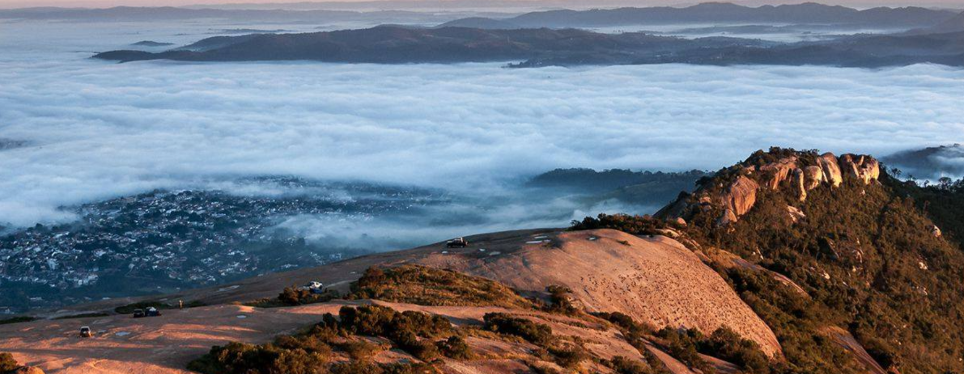 Vista panorâmica de Atibaia cercada por natureza, cidade para morar perto de São Paulo"